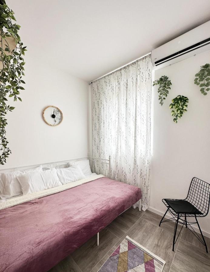 Studio Apartment, 5 Minutes To The Beach Bar Exterior foto